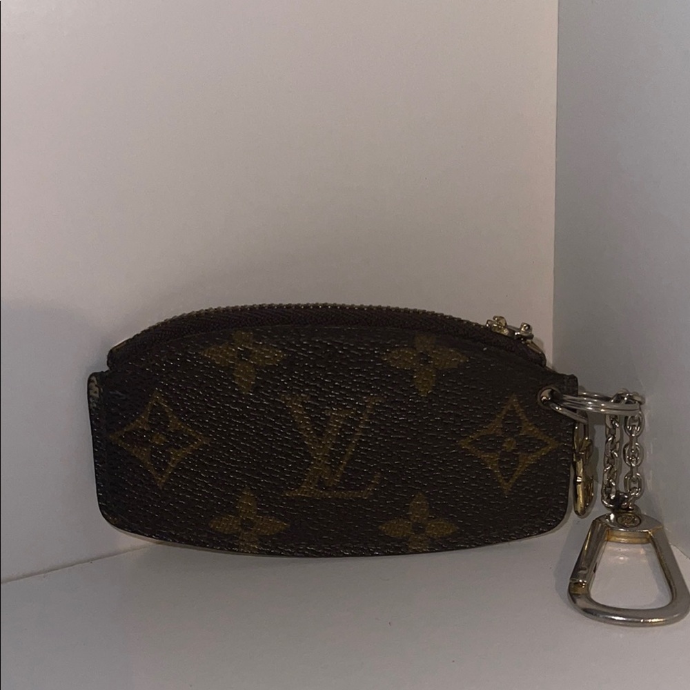 Louis Vuitton Monogram Key Pouch - Picture 9 of 16